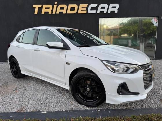 CHEVROLET ONIX 1.0 TURBO FLEX AUTOMÁTICO CHEVROLET ONIX 1.0 TURBO FLEX AUTOMÁTICO